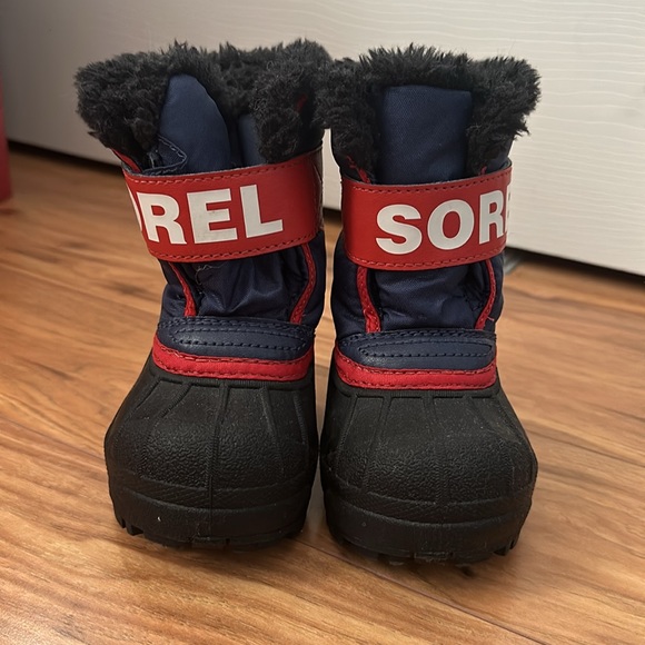 Sorel toddler snow boots. Great used condition. - Picture 2 of 4